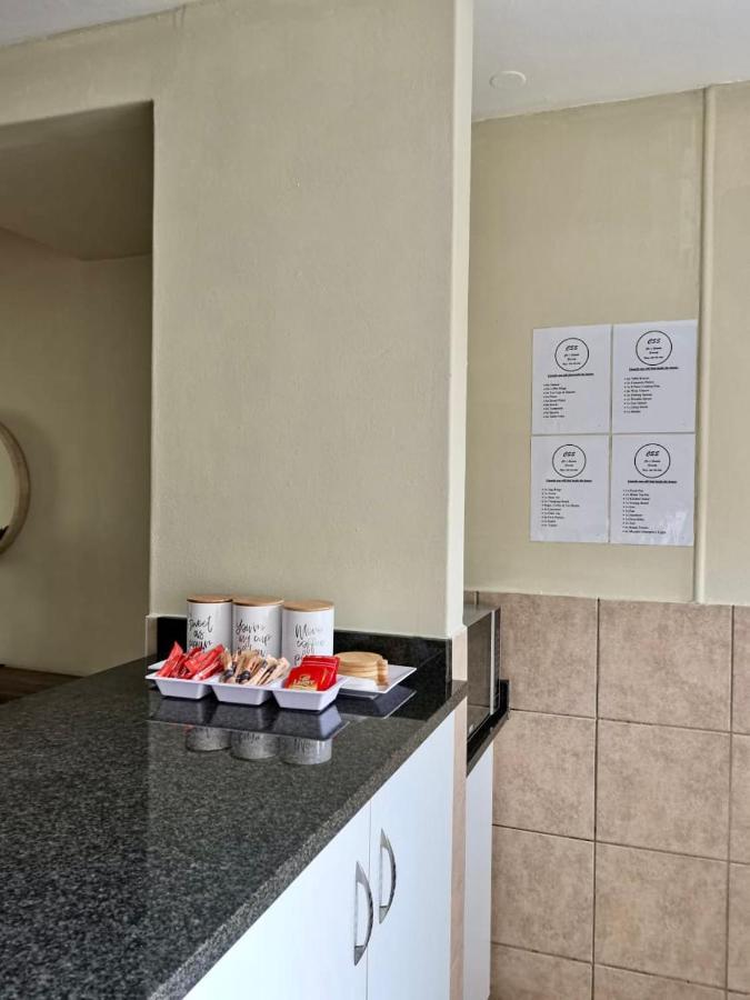 Apartment Cia's Seaside Serenity @ Oceanic Unit 36 Durban