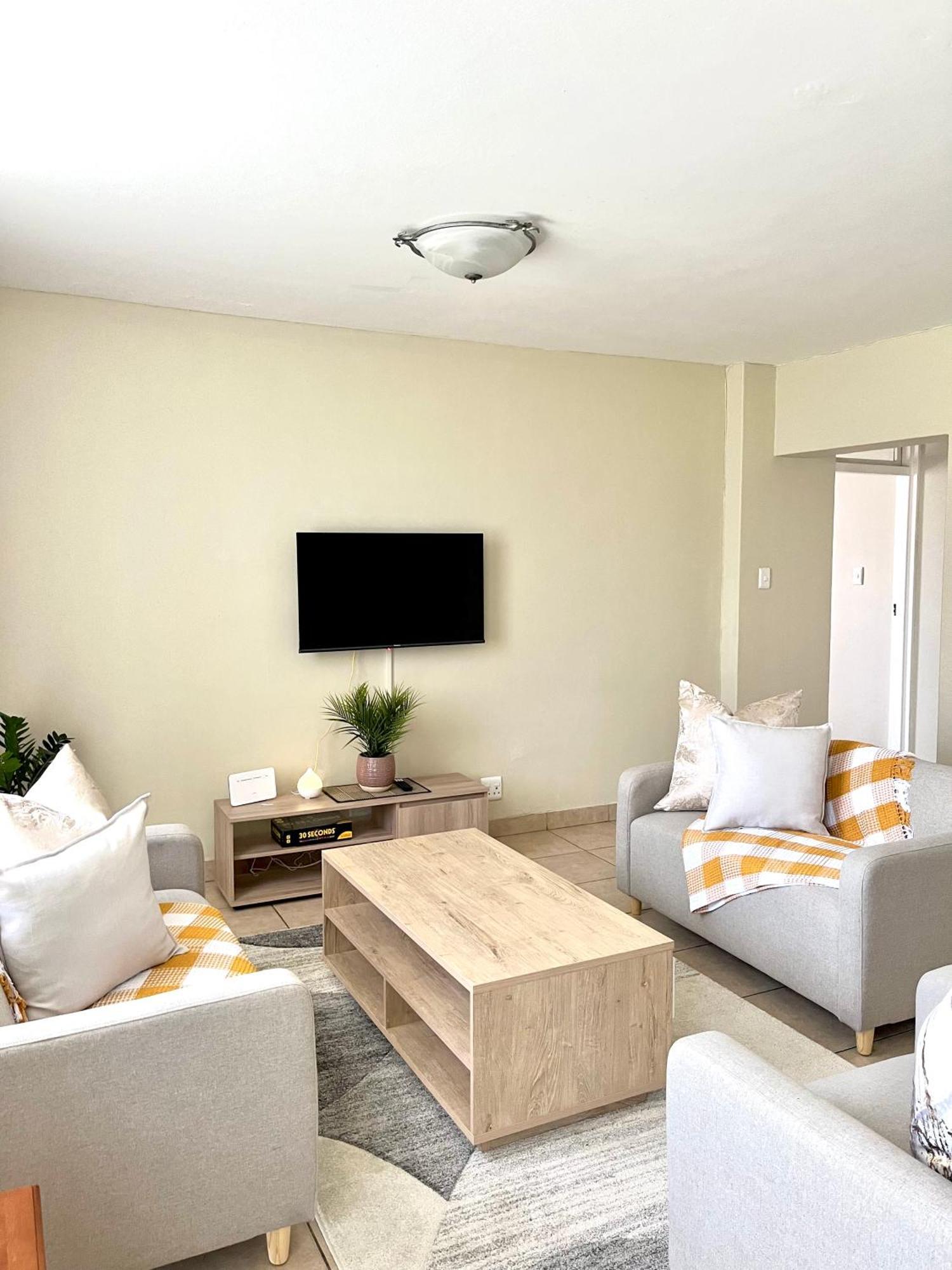 Cia's Seaside Serenity @ Oceanic Unit 36 * Durban